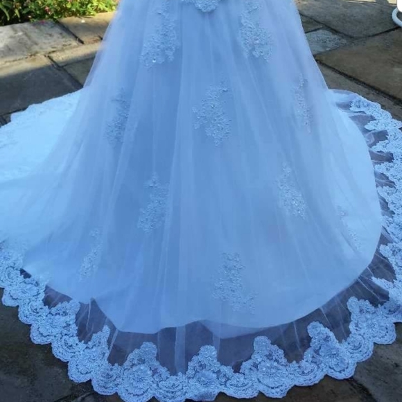 Wedding Dress - Picture 3 of 16